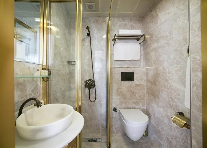 Hotel White Monarch 4*