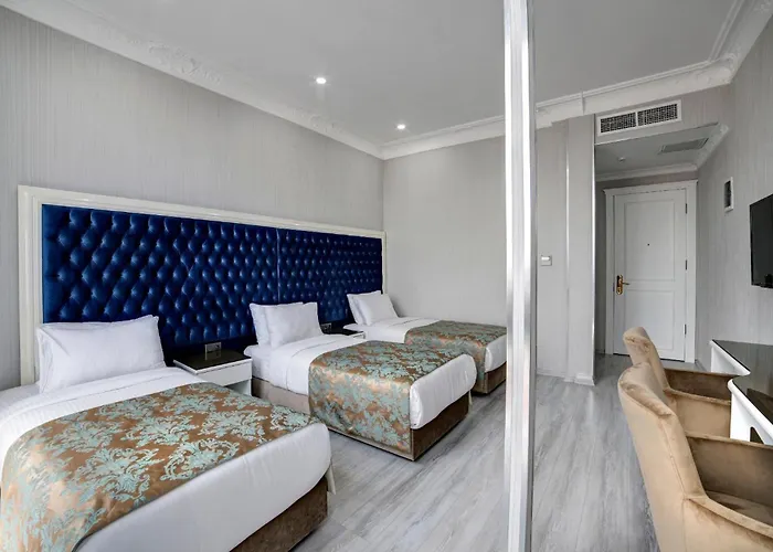 White Monarch Hotel 4*